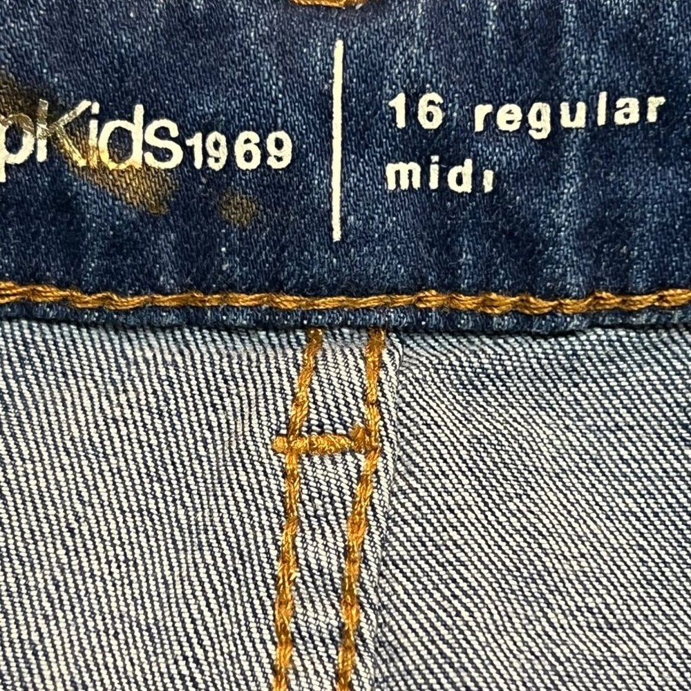 NWT GAP Girls Midi Denim Shorts Sz 16 Medium Wash Rips #533561 - Picture 4 of 6